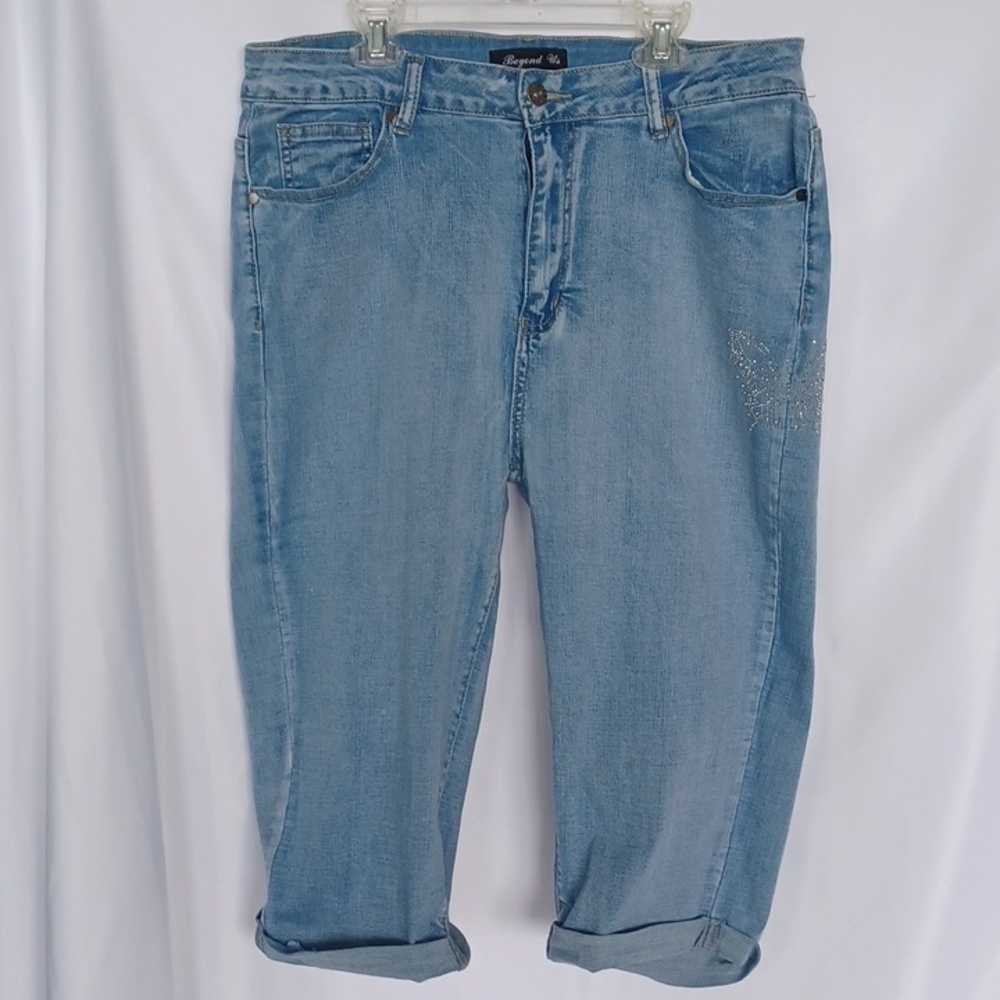 Beyond Us Rhinestone Butterfly‎ Embellished Cropped Capri Stretchy Jeans Size 18